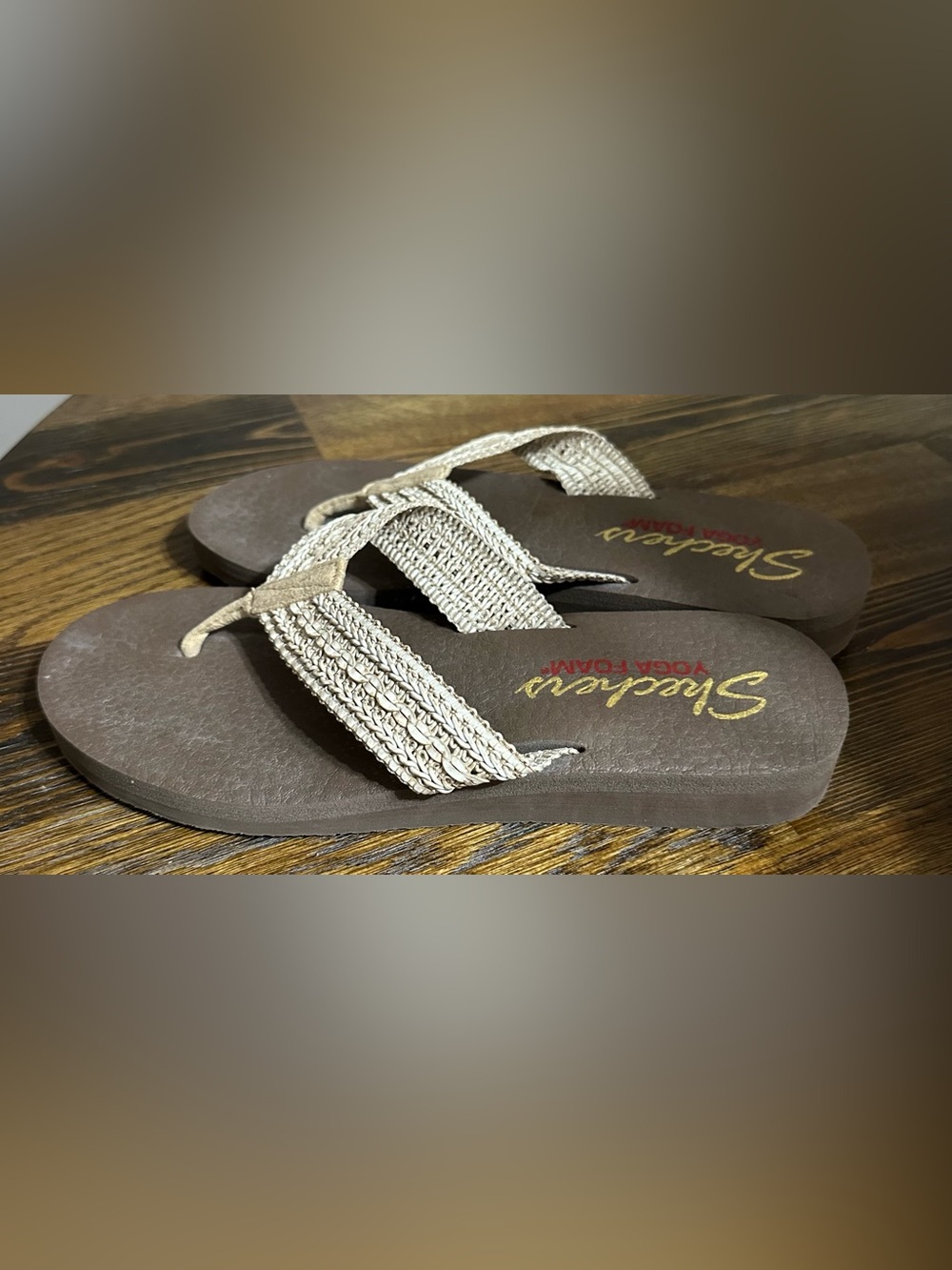 Skechers Women’s Beige Braided Strap Flip Flop. new without box